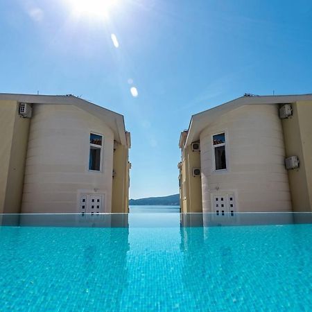 Adriadome Apartments Bijela Exterior photo